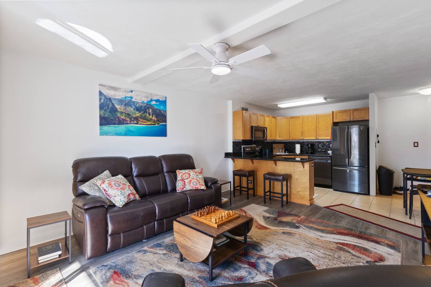 Bright and inviting 1-bed, 1-bath Waikiki apartment with modern comforts ★"The location was close to good food and drinks and very walkable."★