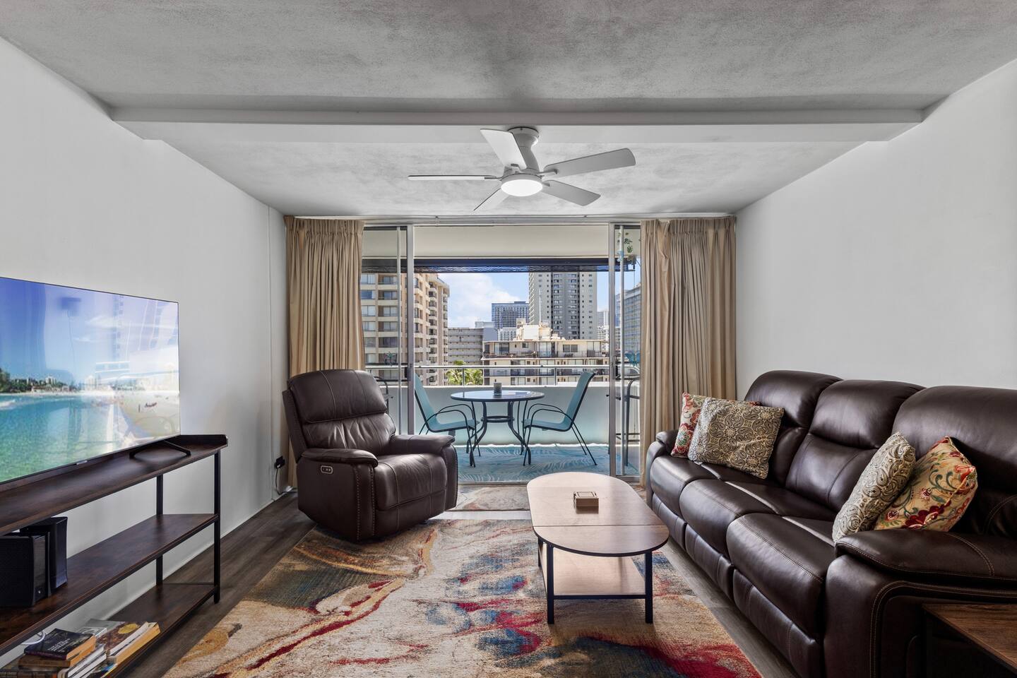 Heart of Waikiki | Kitchen | Free Parking | W/D