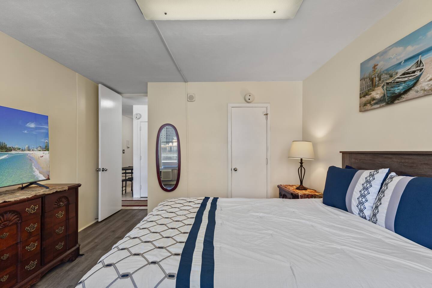 Heart of Waikiki | Kitchen | Free Parking | W/D