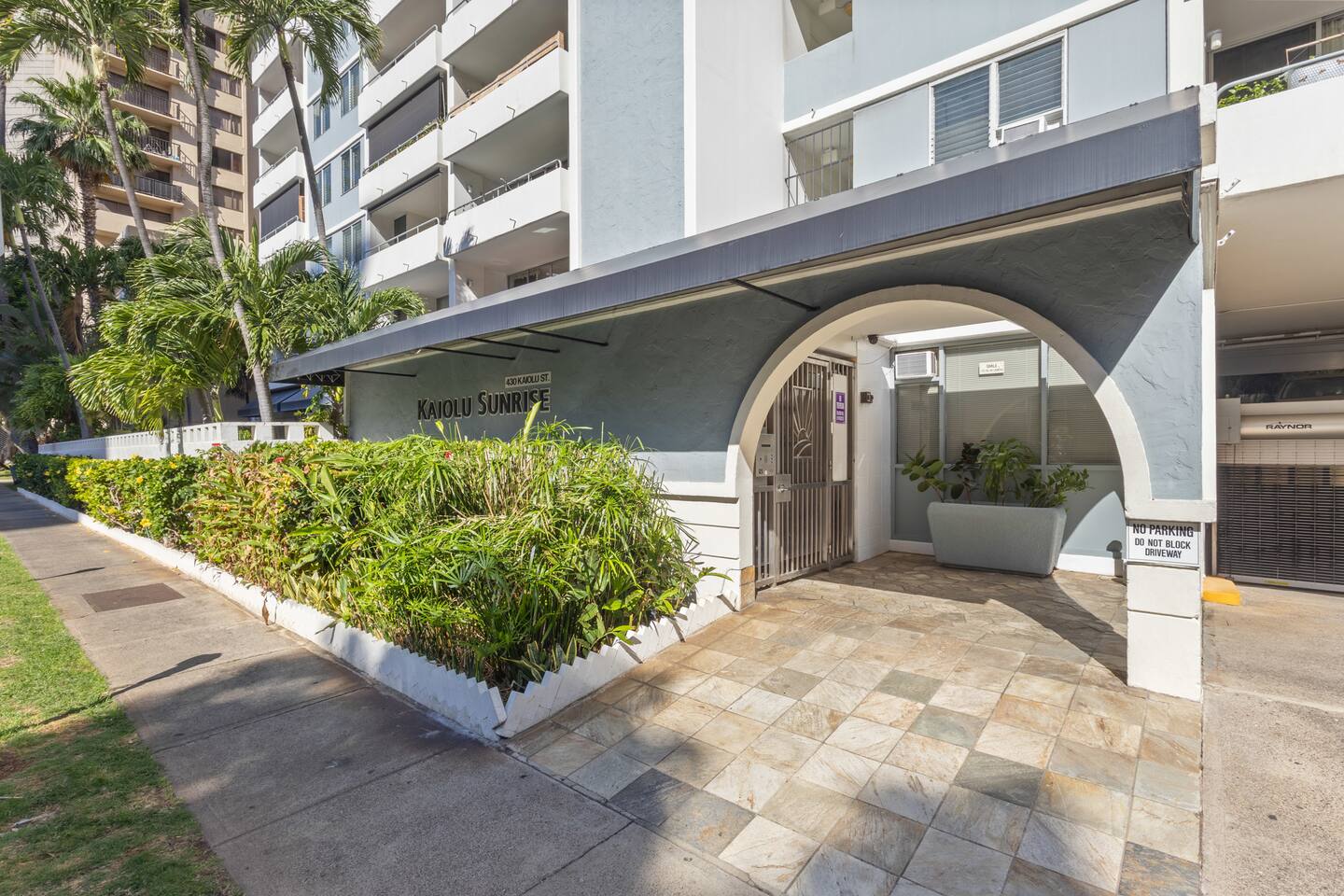 Enjoy the ease of an assigned parking space with the garage entrance located right next to the lobby for quick, convenient access.