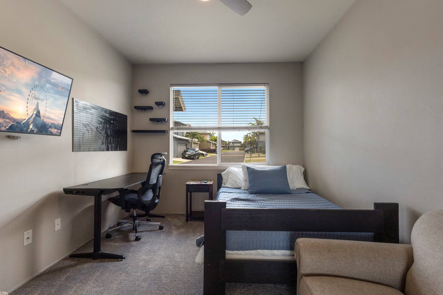 Whether it’s study, screen time, or sweet dreams this space is ready for it all!