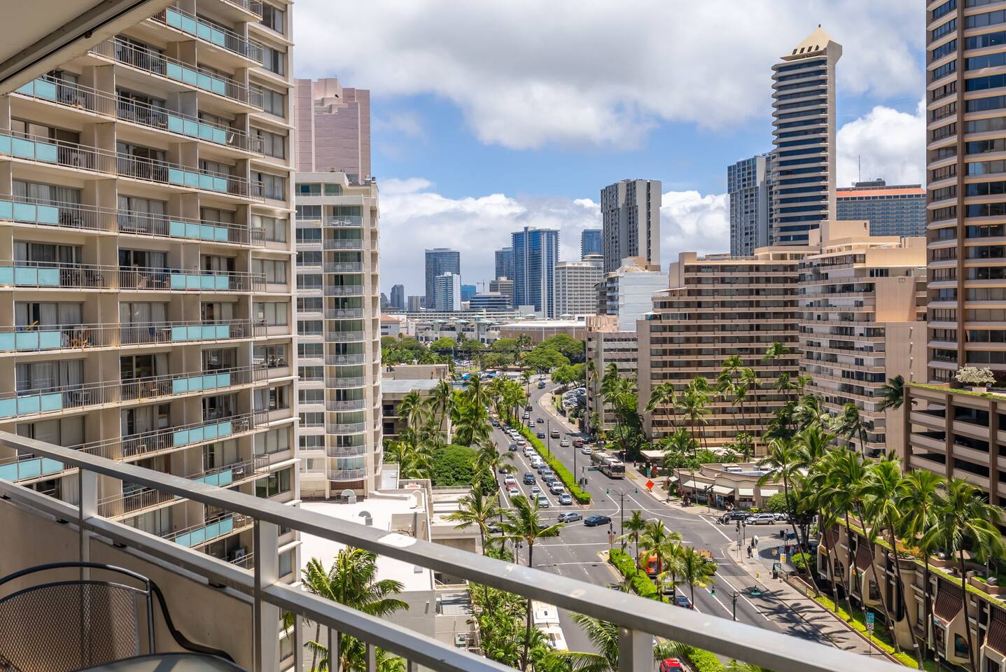 Located in the heart of Waikiki, enjoy the convenience of both city and beach activities!
