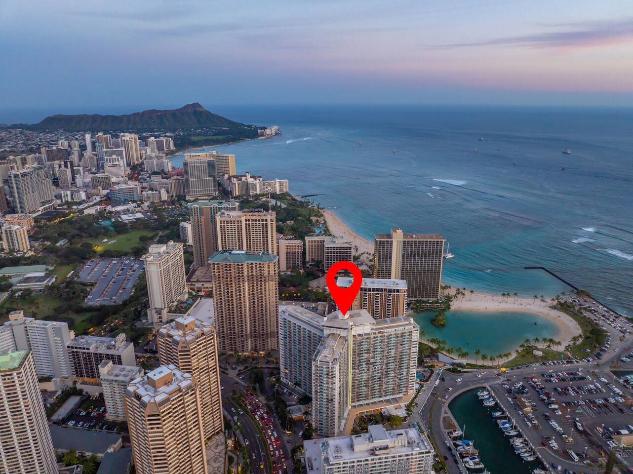 From skyline to shoreline, discover the best of both worlds in our centrally located coastal escape! ★"An incredibly beautiful and safe area"★