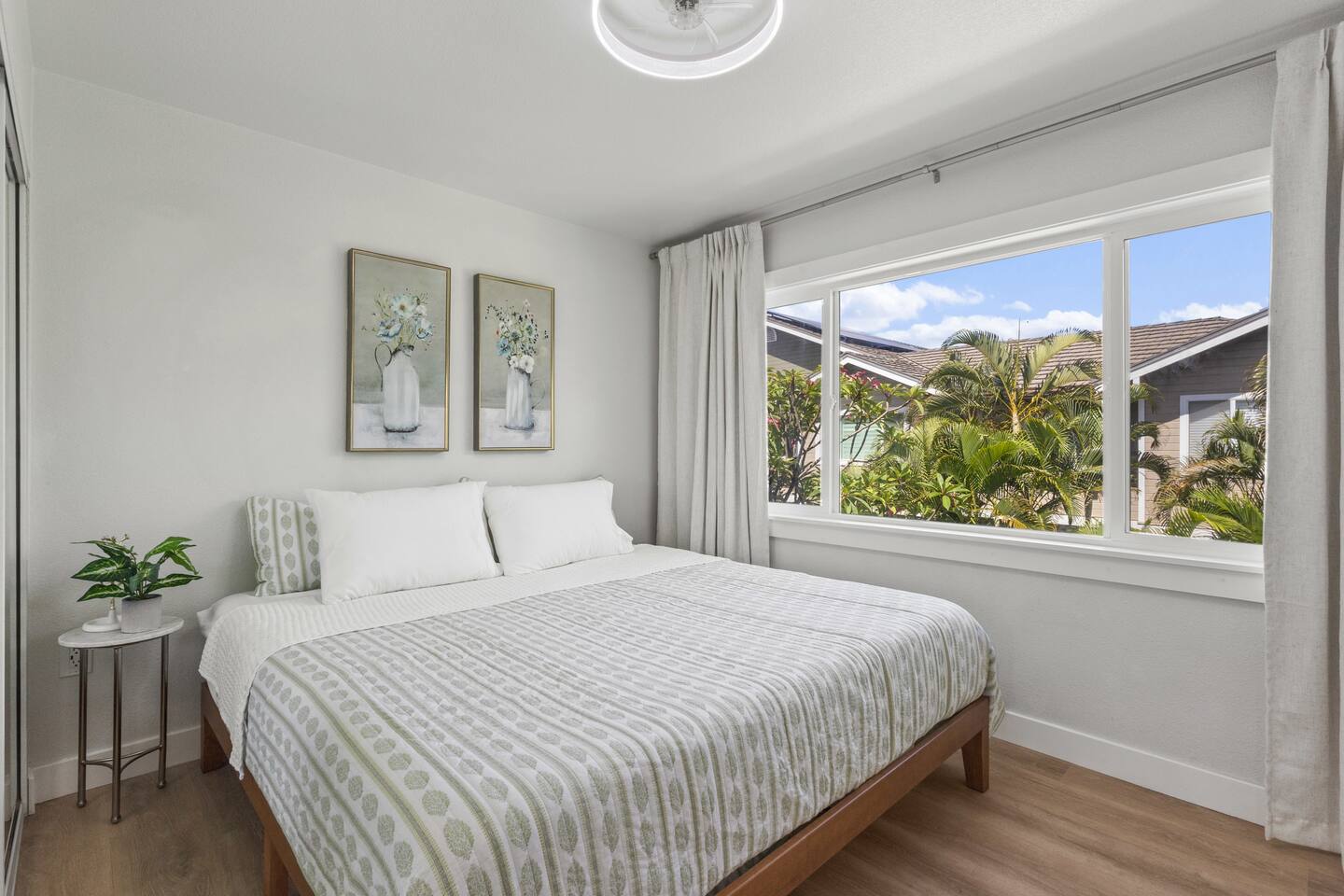 Rest easy in this cozy, fully furnished bedroom