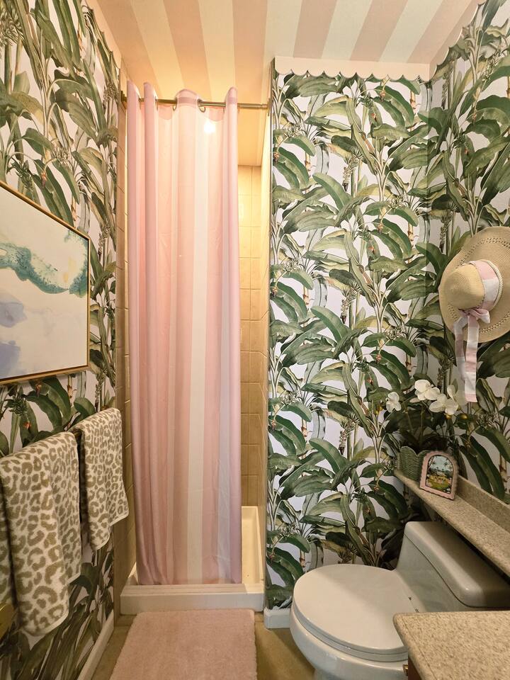 A tropical twist on everyday comfort, designed to make even your shower feel like a getaway