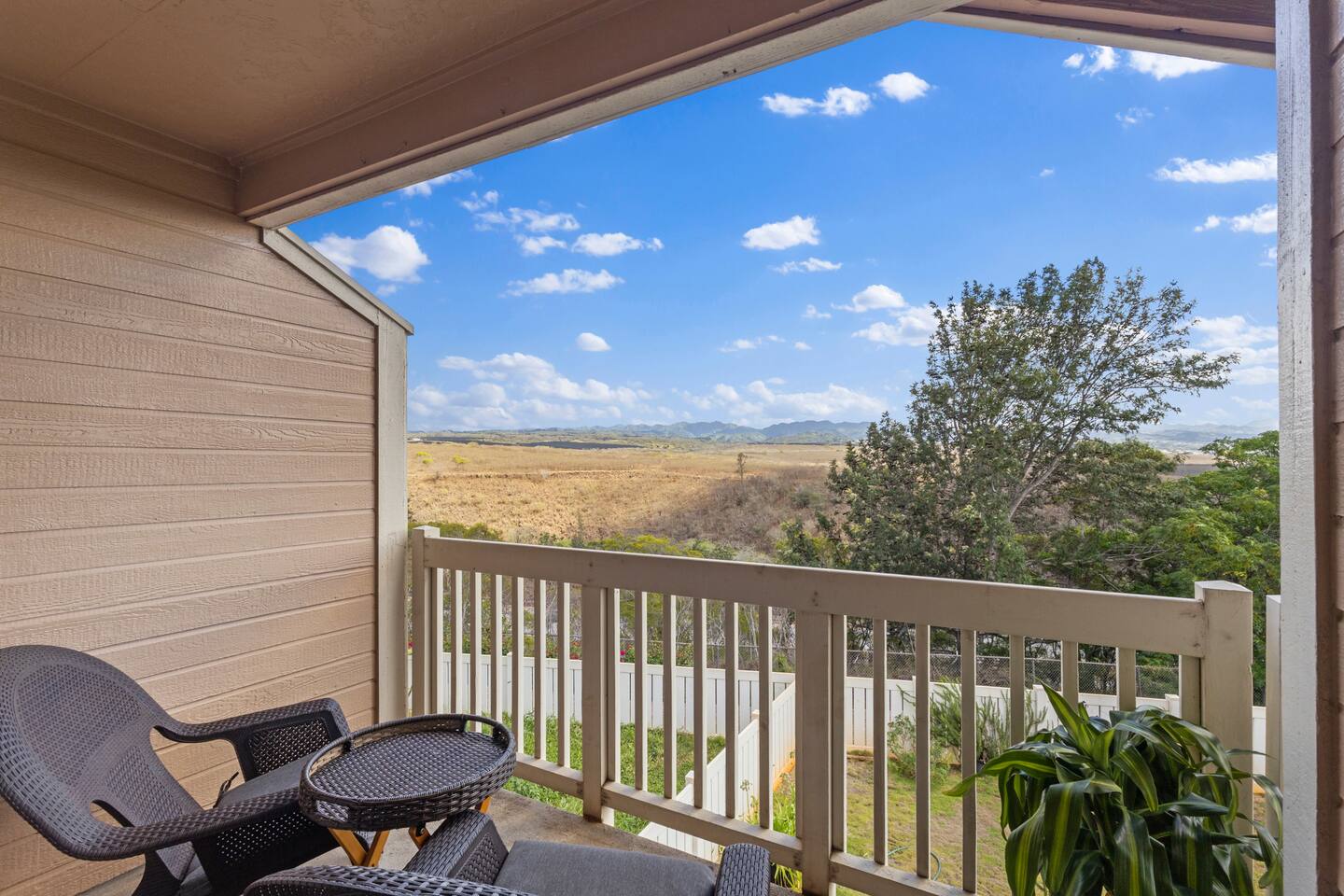 Mountain horizons, open skies, and a cozy private patio.