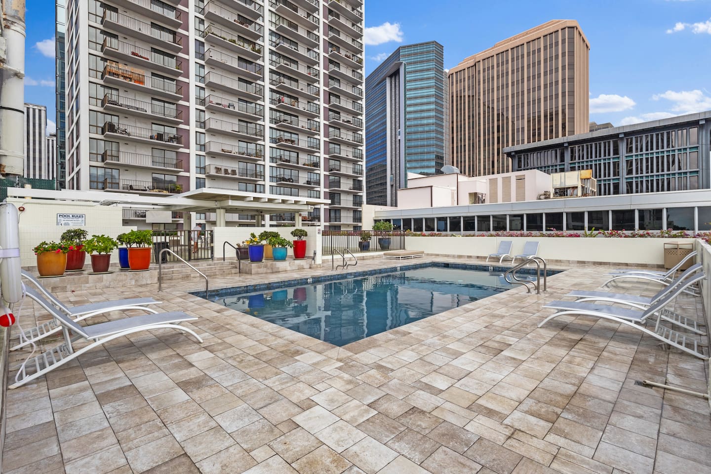 Swim, sun, and city views, all wrapped into one peaceful perch in the sky.