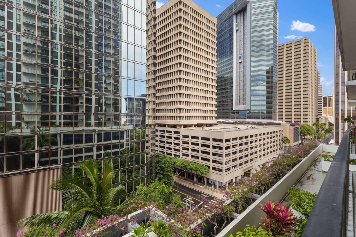 City sights and quiet moments, perfect for morning coffee or sunset chats above the buzz.