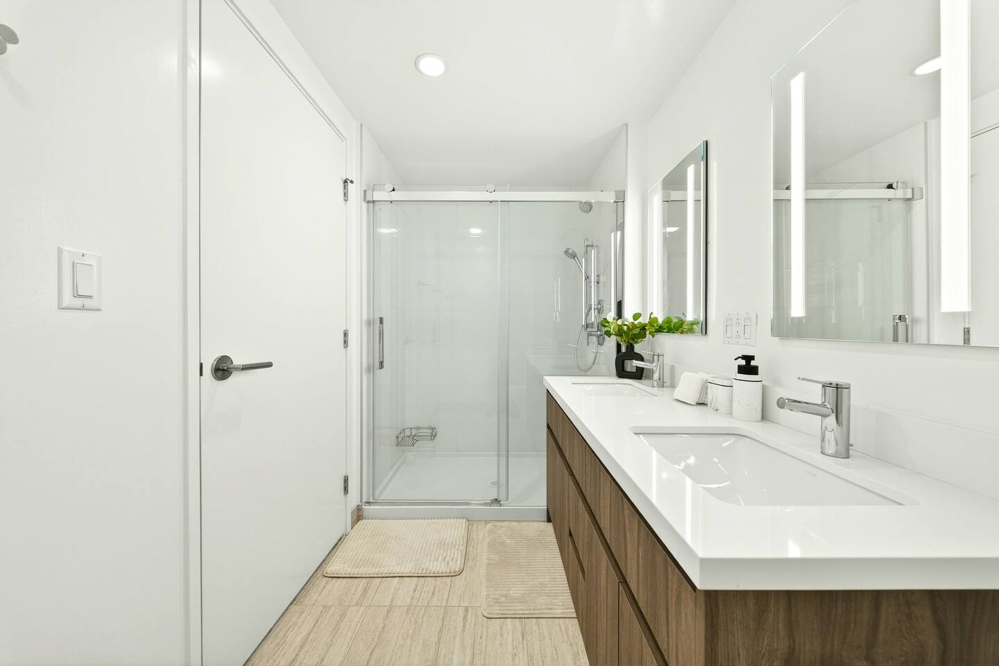 High-Rise Retreat | Panoramic Ocean & City Views