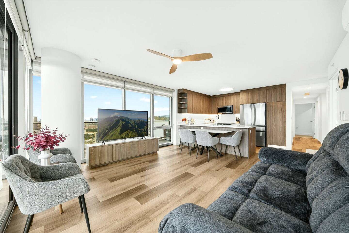 High-Rise Retreat | Panoramic Ocean & City Views