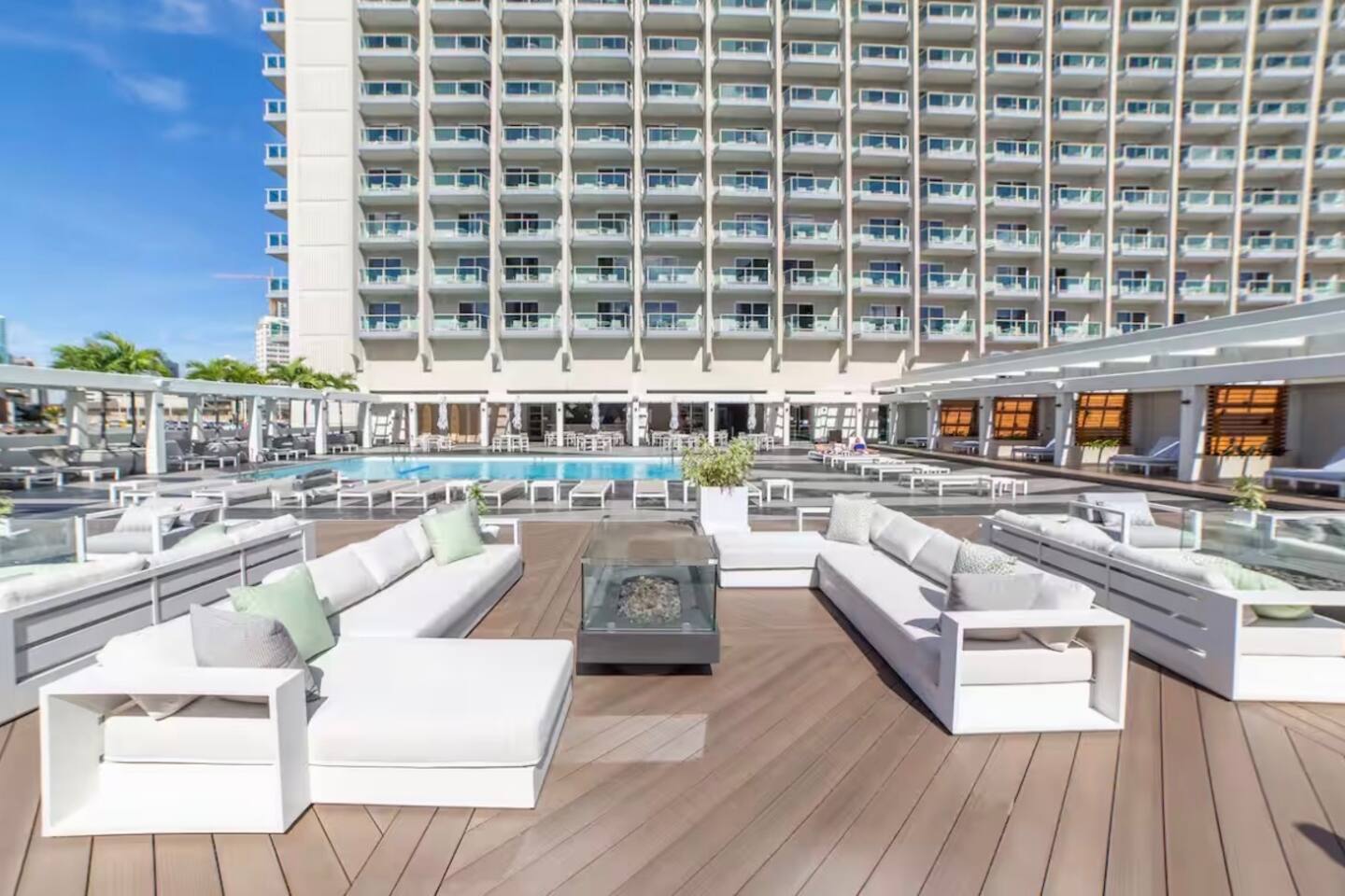 Luxury Hotel Suite-24th Floor, Ocean & City Views