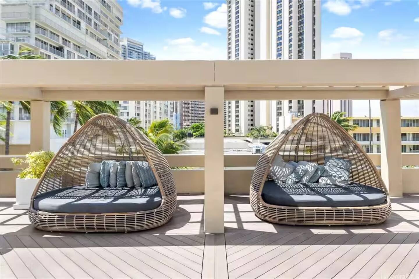 Luxury Hotel Suite-24th Floor, Ocean & City Views