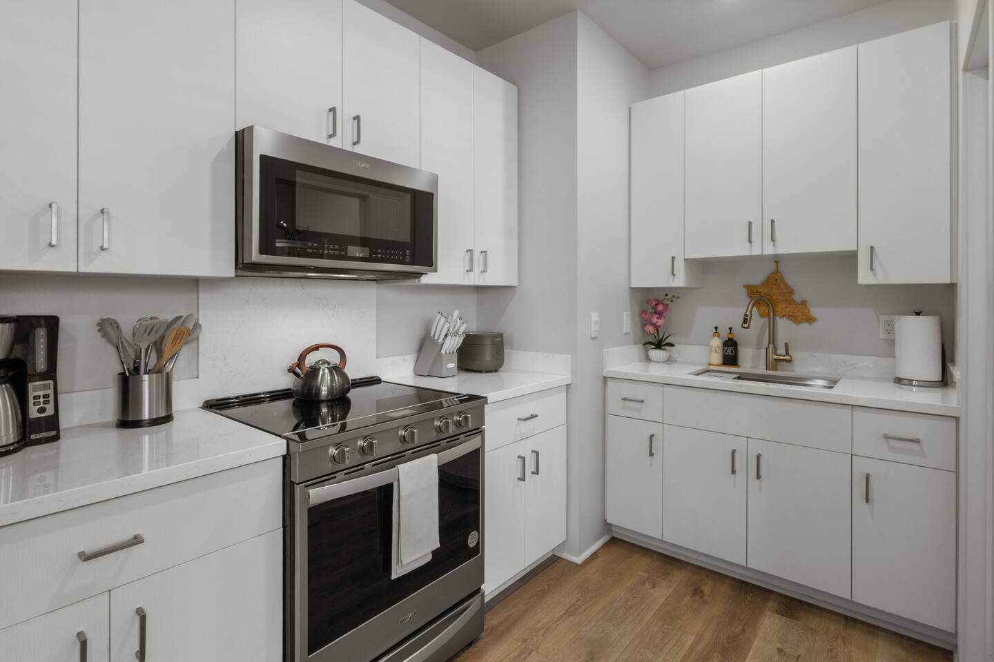 Cozy Ho'opili Studio | AC, W/D, Kitchen