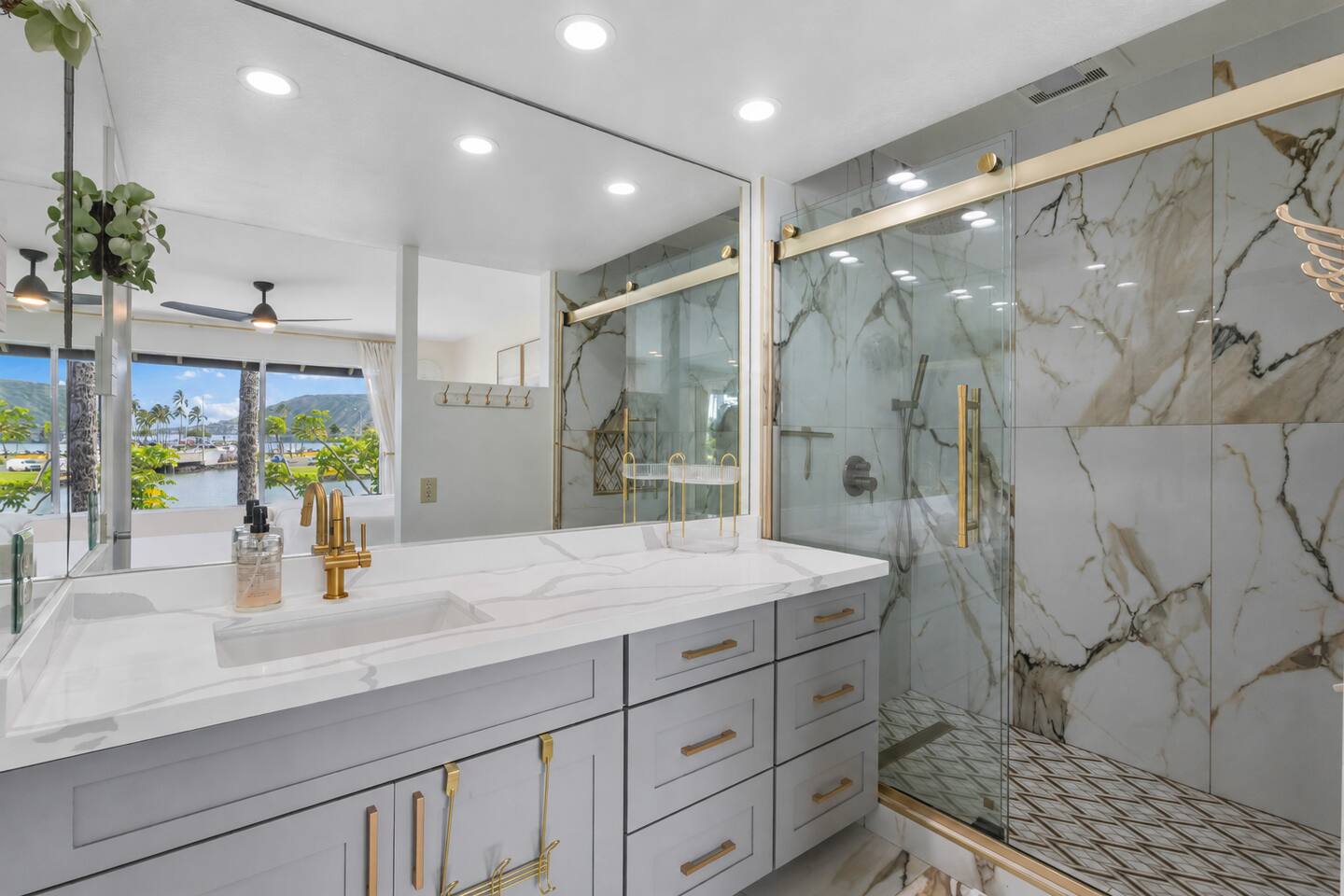 Hawaii Kai Gem | Private Dock, AC, Pool