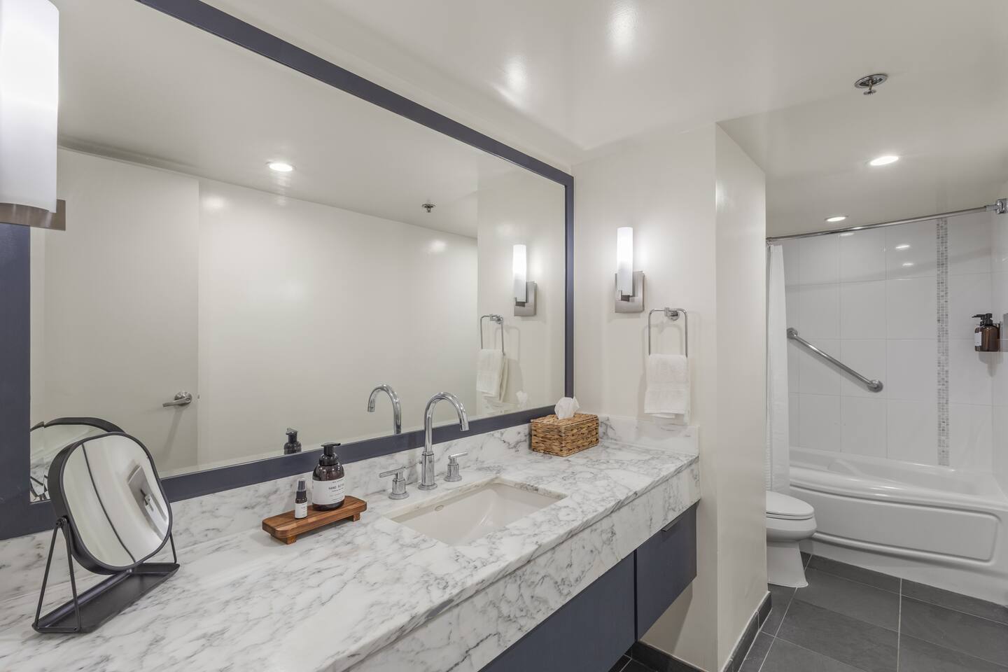 Ala Moana 1 Bedroom