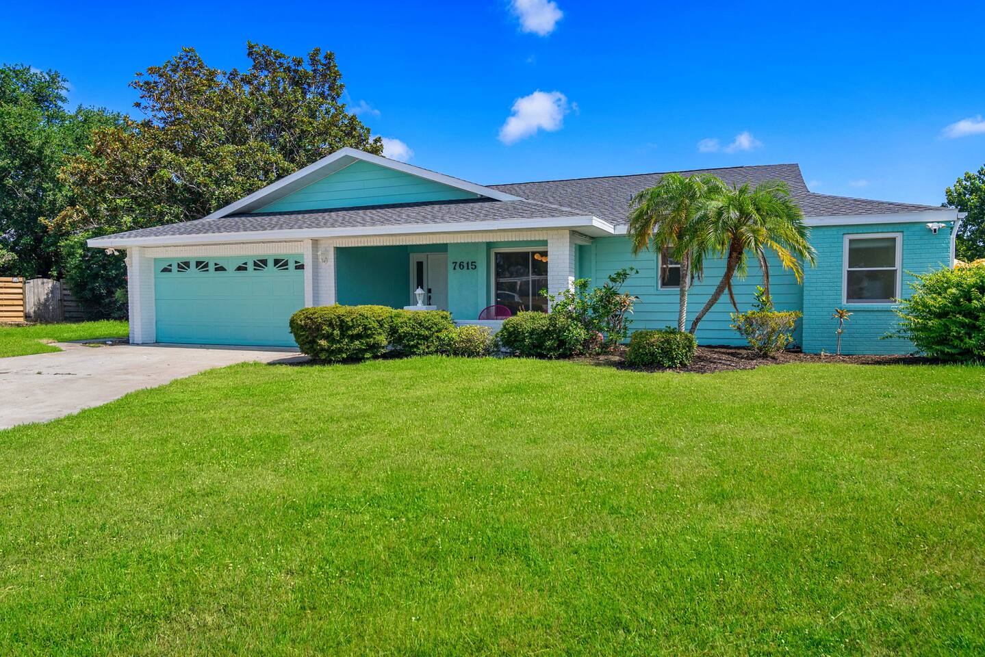 Heated Pool, Sport Court, Mini Golf, Firepit