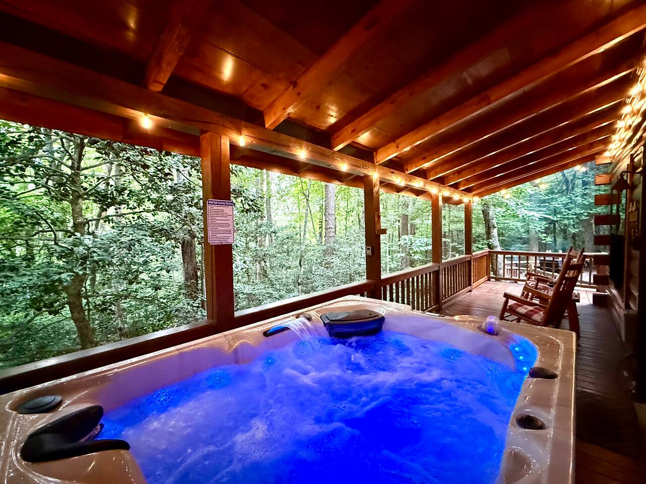 Hot Tub • Pet Friendly • 12 Min to Blue Ridge