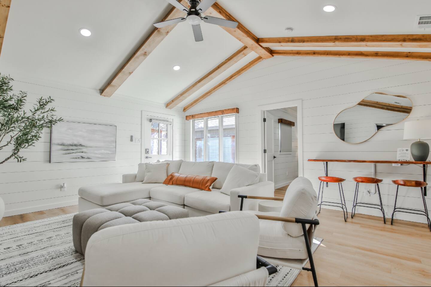 The Pops, 3/2 stylish indoor/outdoor living!