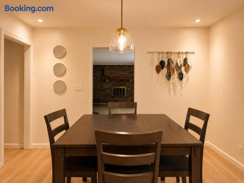 Outerlincoln Retreat | 3BR/2.5BA Newburgh Home