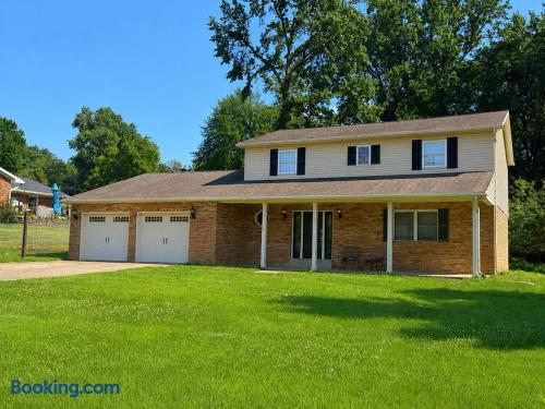Outerlincoln Retreat | 3BR/2.5BA Newburgh Home