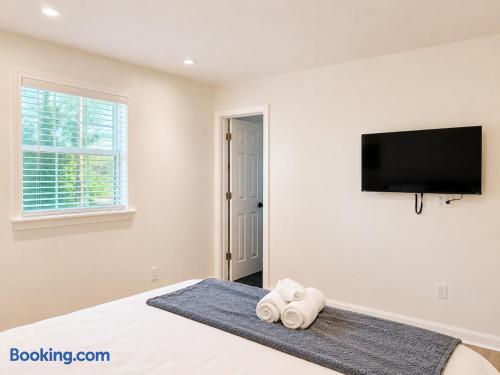 Outerlincoln Retreat | 3BR/2.5BA Newburgh Home