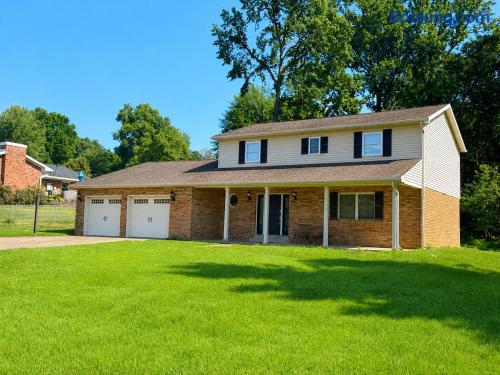 Outerlincoln Retreat | 3BR/2.5BA Newburgh Home