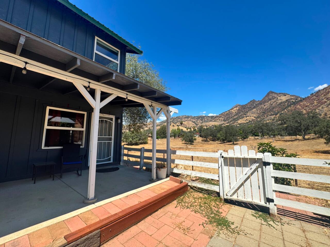 Agate Ranch - Views | River Access | EV Charging