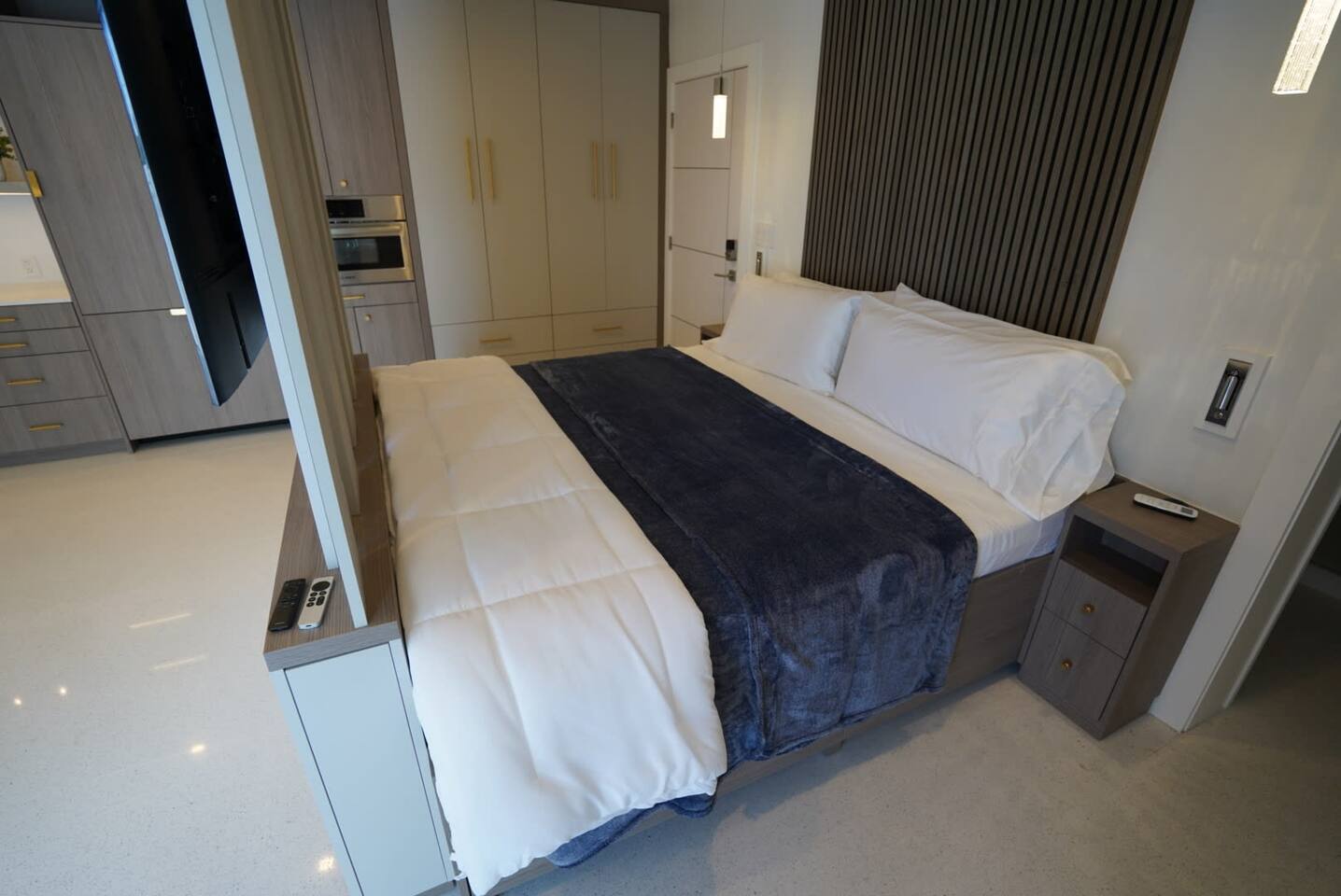 Lovely linens and plush pillows