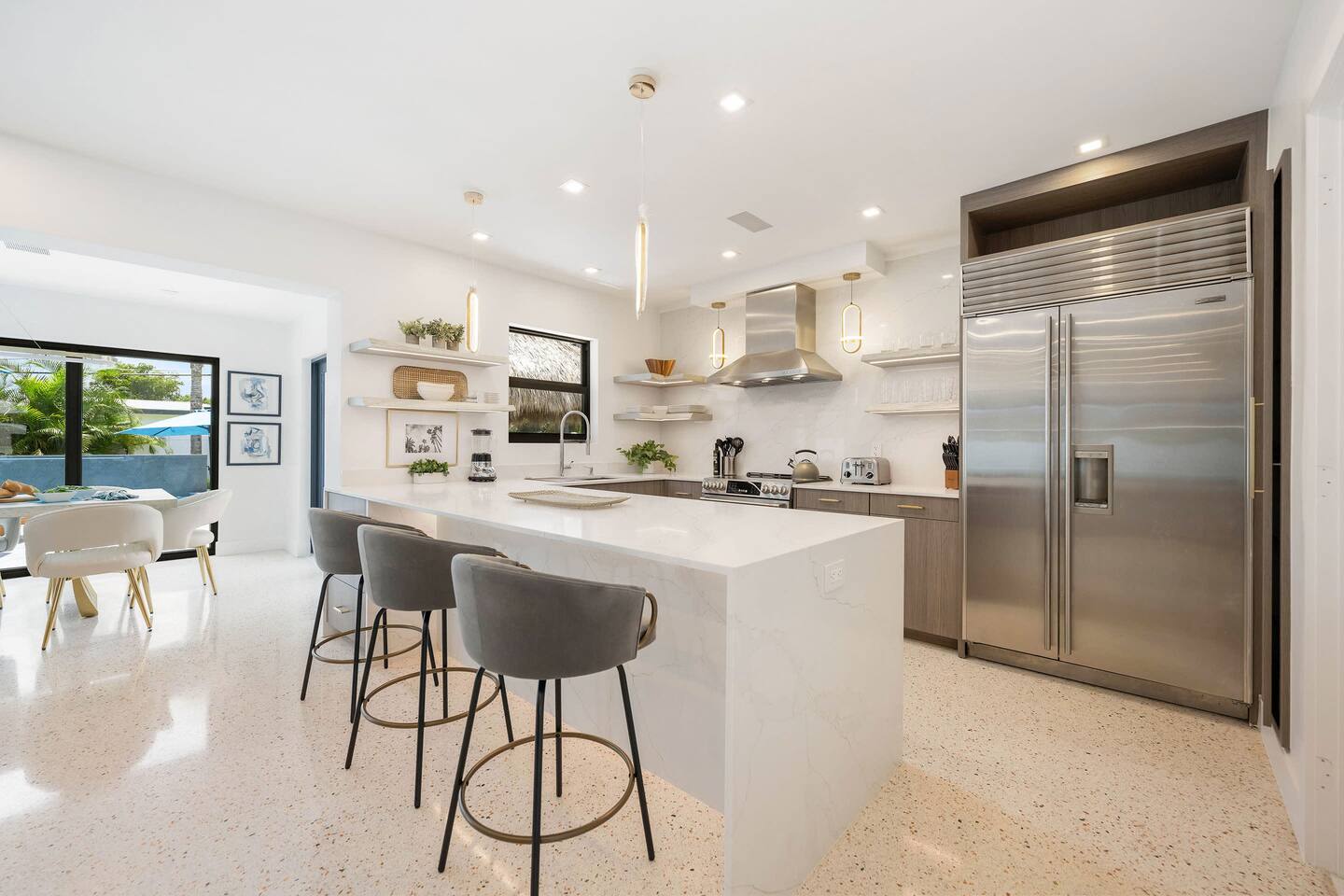 Grab a quick bite or have your morning coffee at the breakfast bar that has 3 tall stools