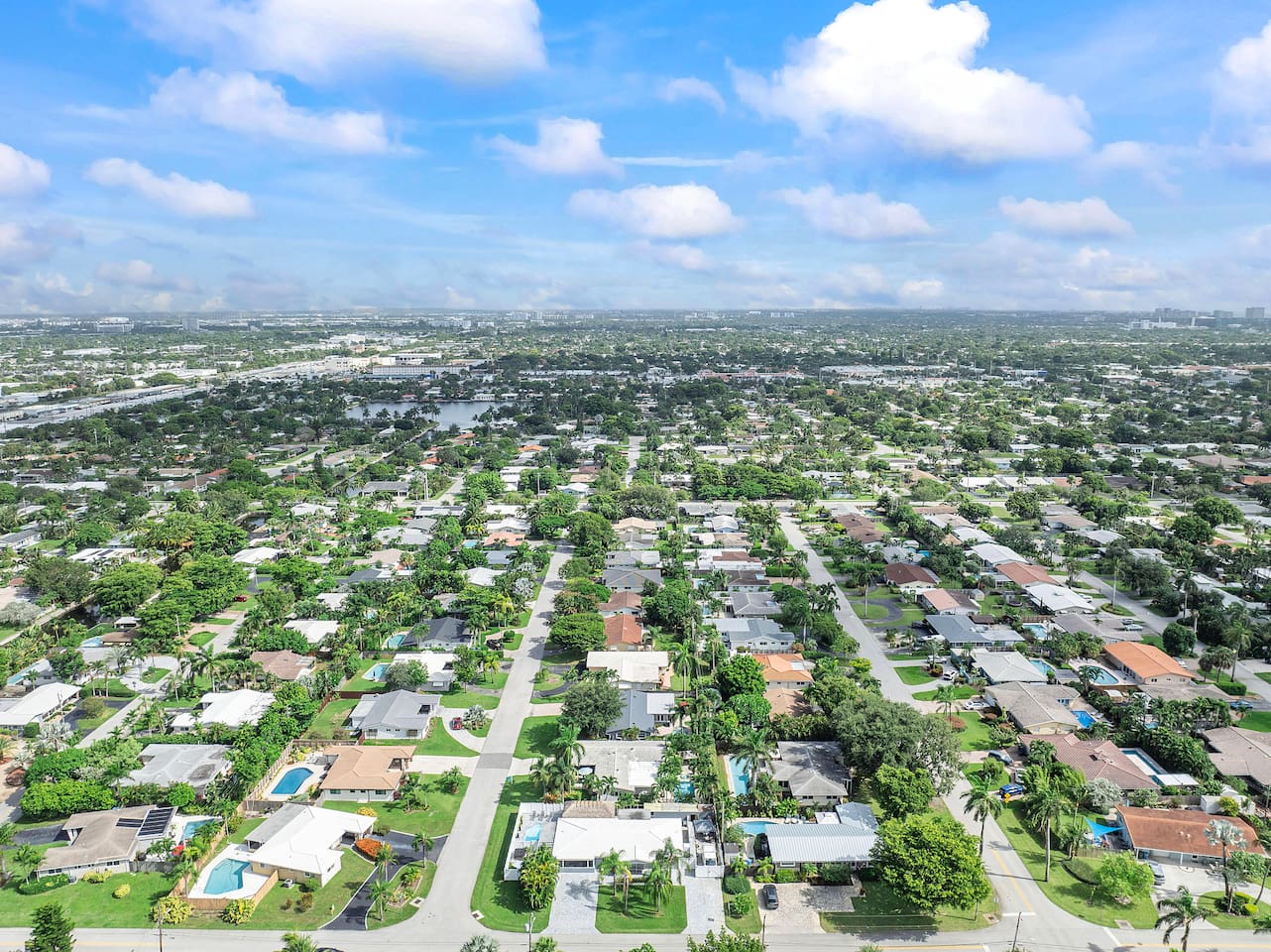 Ideally located in Oakland Park, this home places you in a welcoming community with everything you need just minutes away.