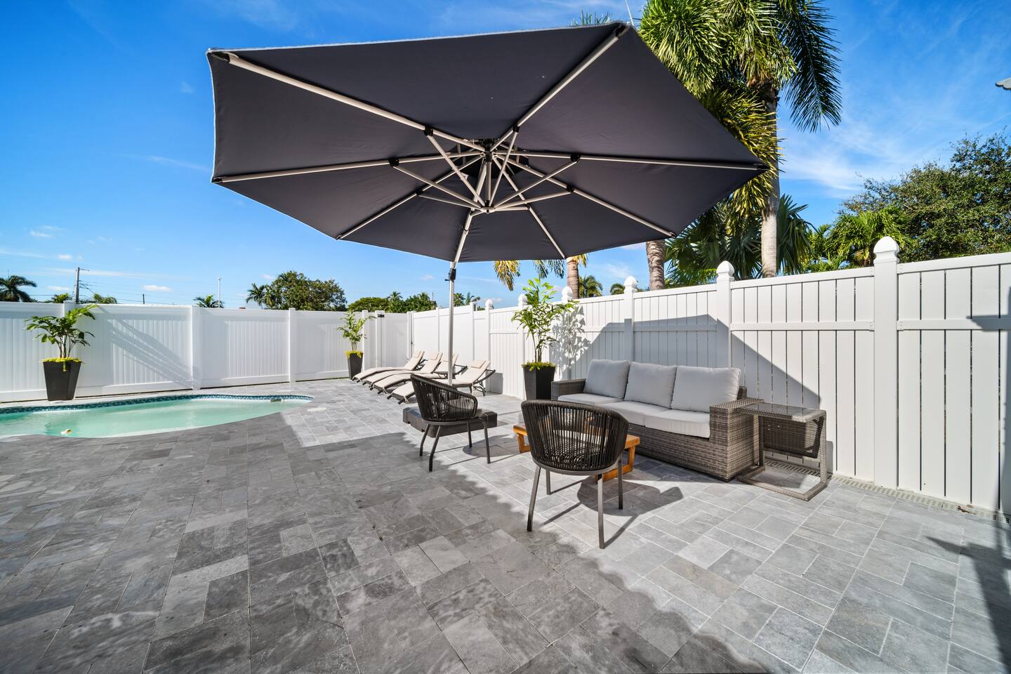 Umbrella for shade