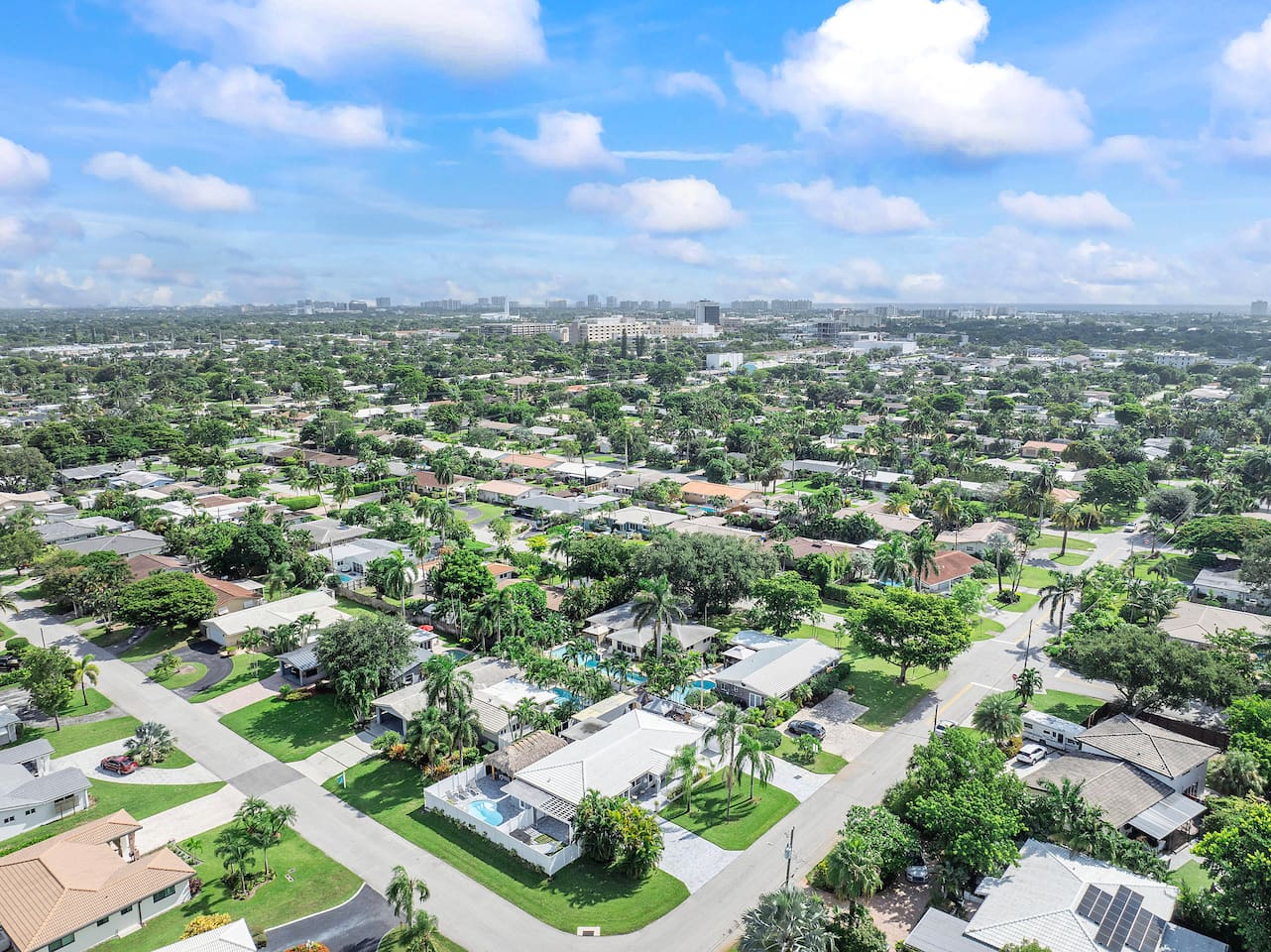Nestled in a welcoming Oakland Park neighborhood, this home offers a peaceful setting just minutes from local dining, shopping, and the beach.