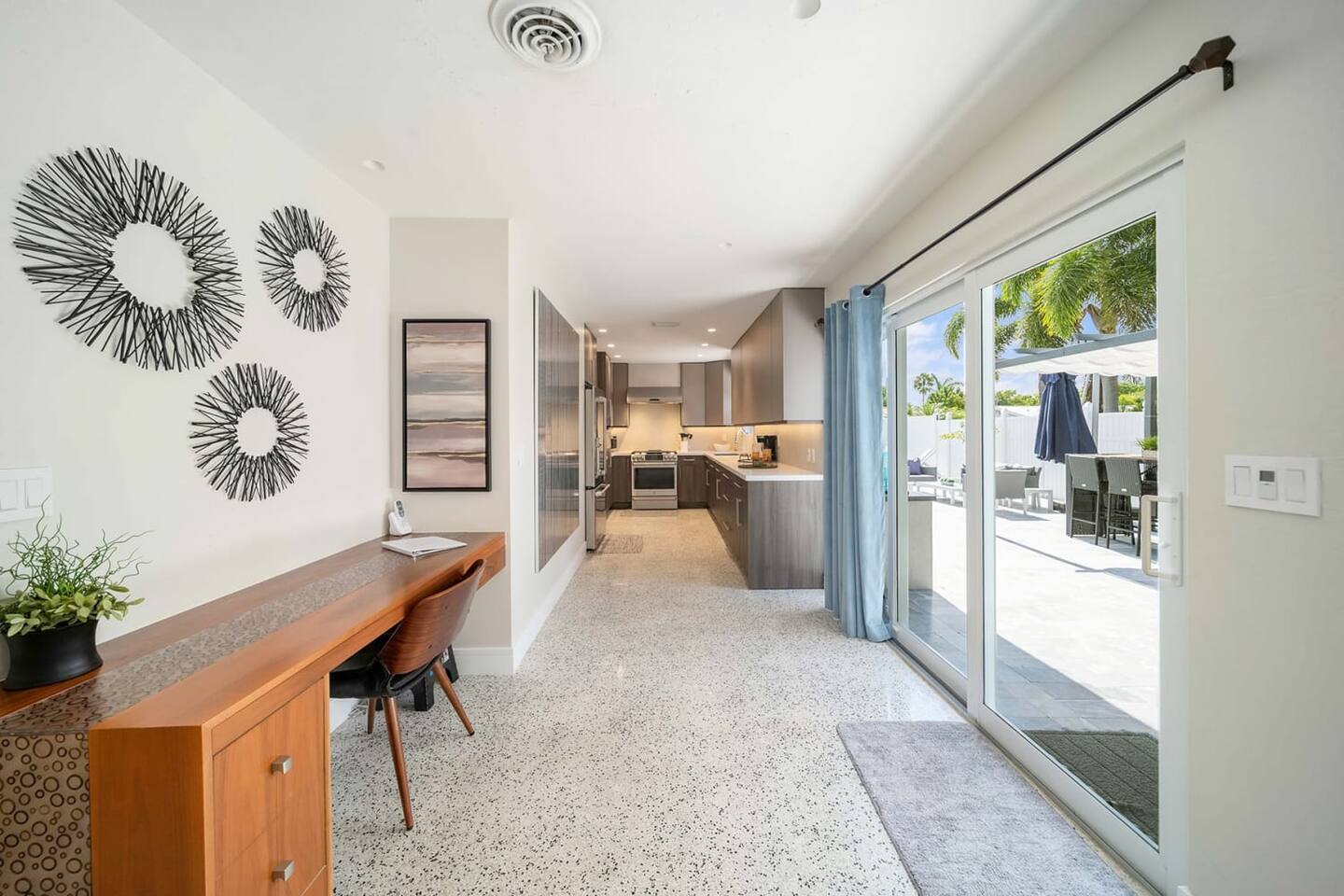 Direct access to the back patio, pool & lounge areaccess to the back patio, pool & lounge area