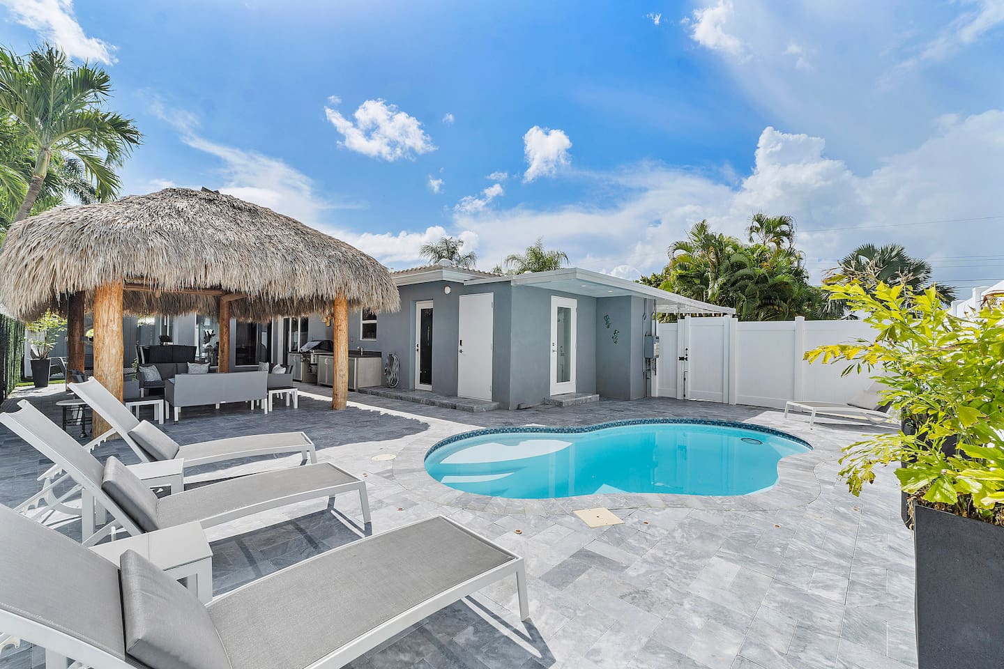 Cool off in your private pool or relax on the poolside loungers while enjoying the Florida sunshine. Pool heating is available for an additional nightly fee.