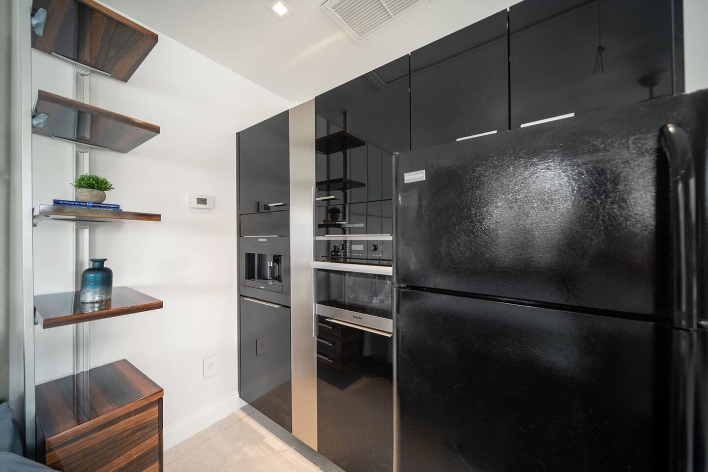 The kitchen appliances are high quality to prepare any type of meal!