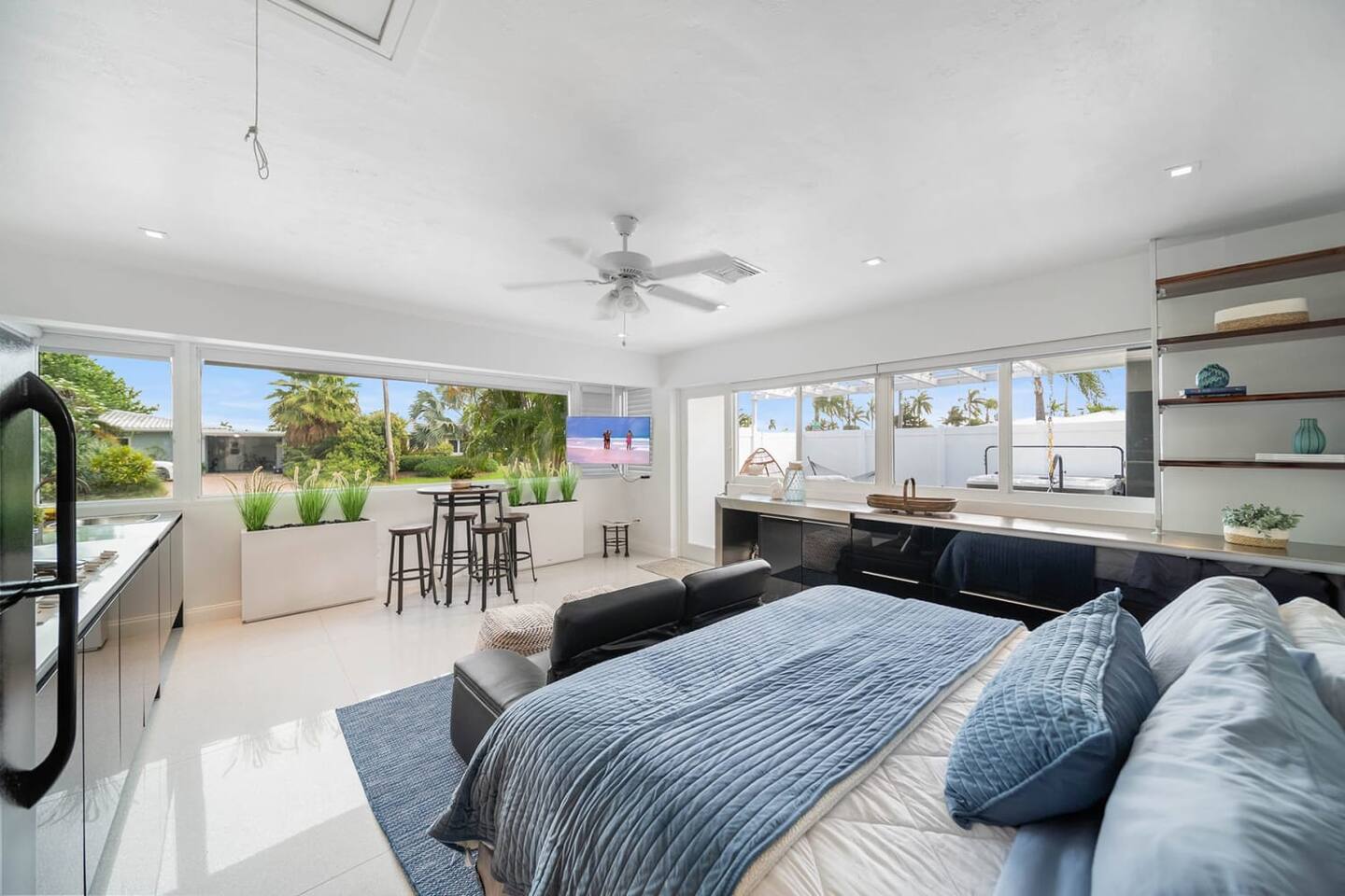 So luminous and cheerful. Enjoy waking up to the Florida sunshine!