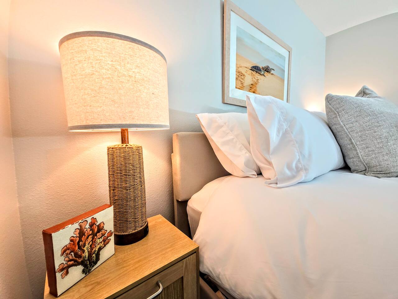 King bed, dresser and closet.