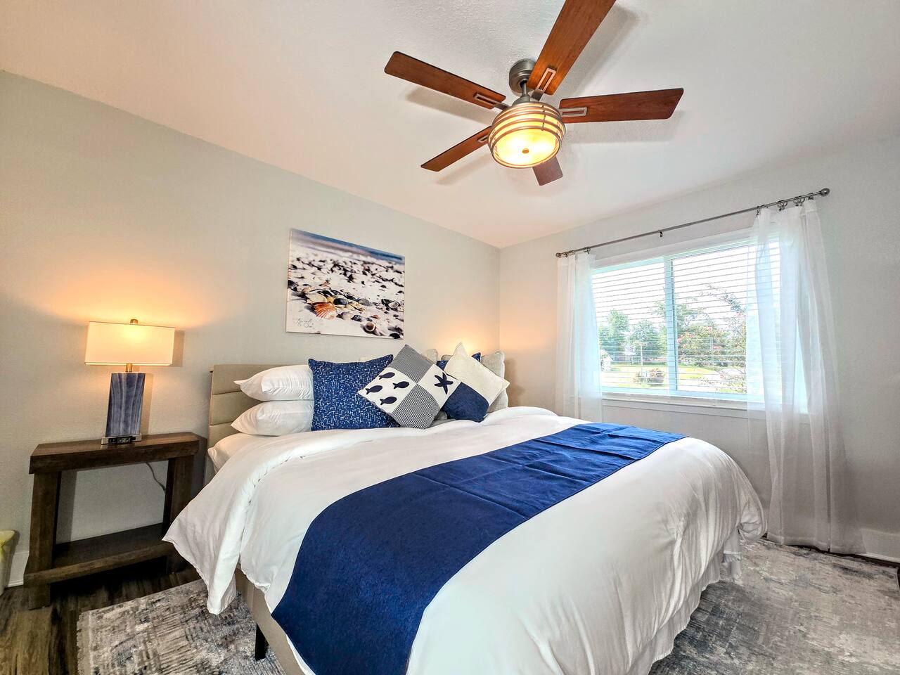 King bed, dresser and closet.