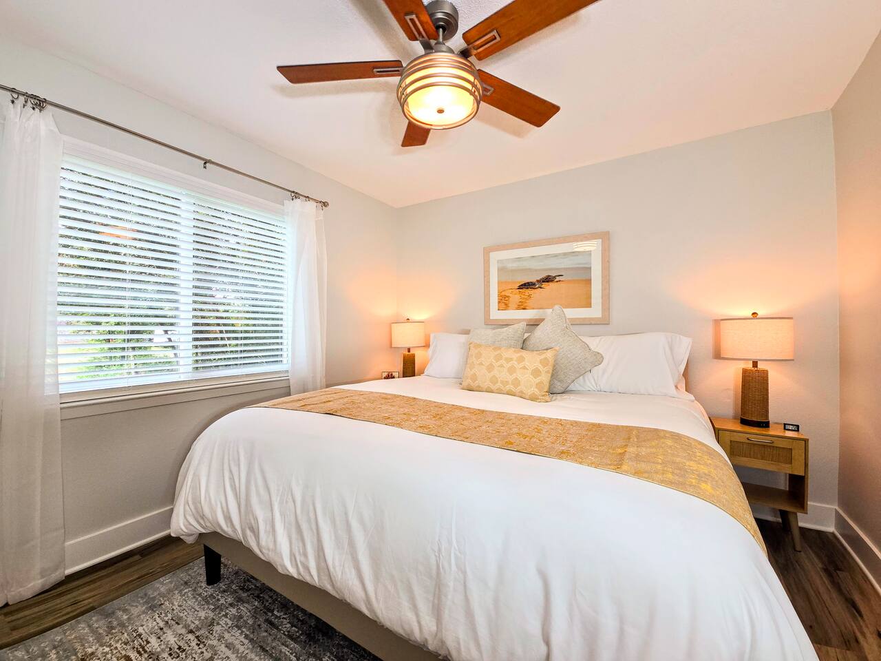 King bed, dresser and closet.
