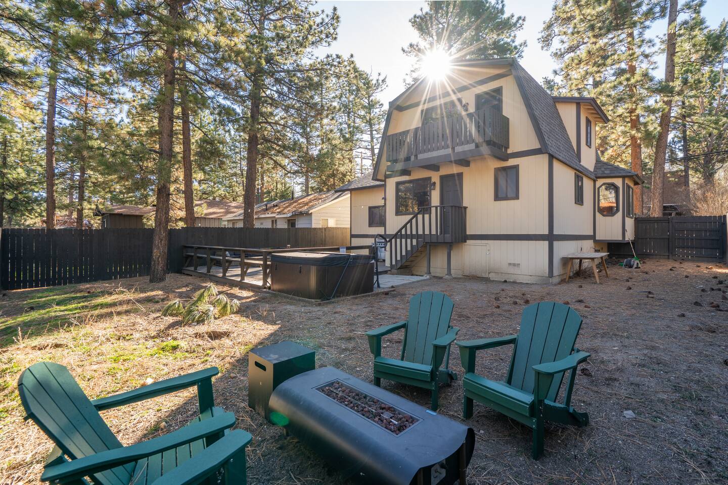 Atlas Ridge Cabin | Cozy, HotTub, Arcade, Firepit