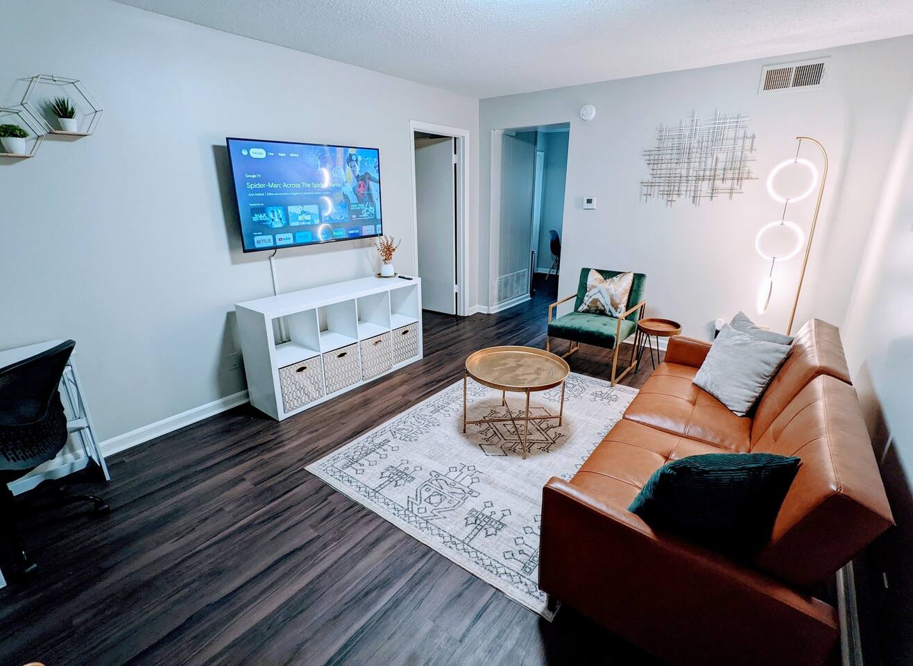 Travel Nurse Haven - Stylish Midtown Apartment