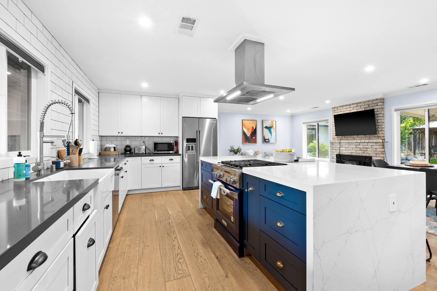 Luxury Getaway 4 BR Near Santana Row - 5 Min Walk