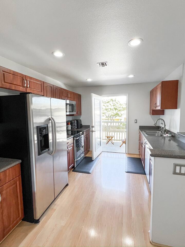 Kapolei Townhome | Pool, Gym & Free Parking
