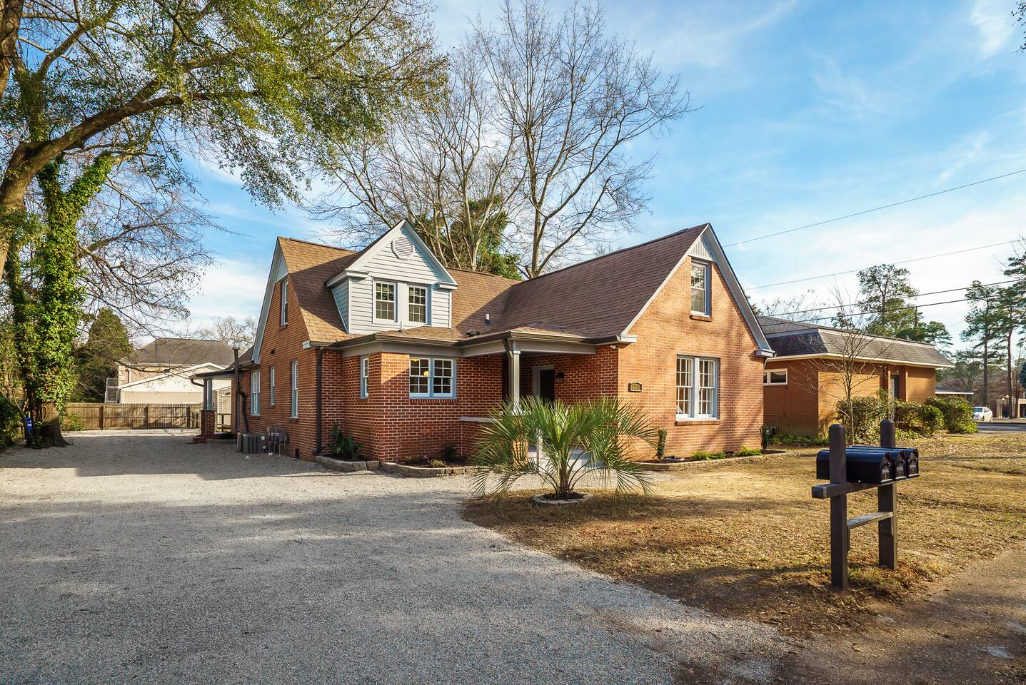 Walk Downtown Aiken | 5BD 3 Kitchens | Fenced Yard
