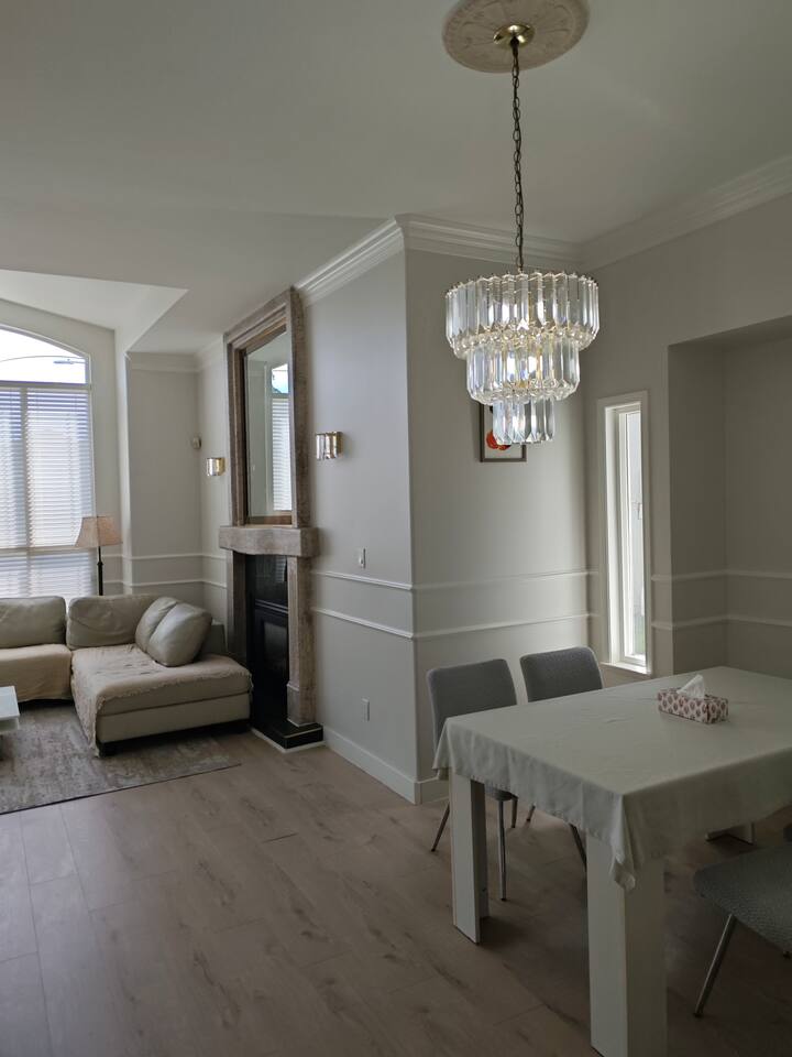 4BR Family Retreat in Surrey