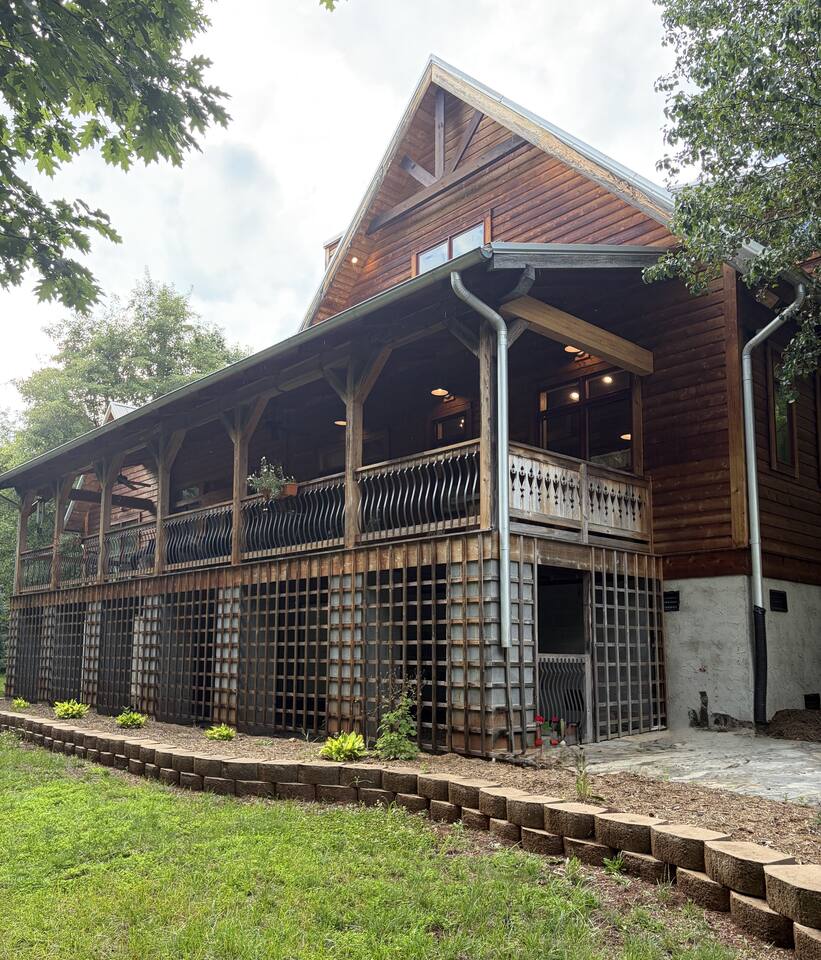 EriVio Phoenix | Full Kitchen | Sleeps 7