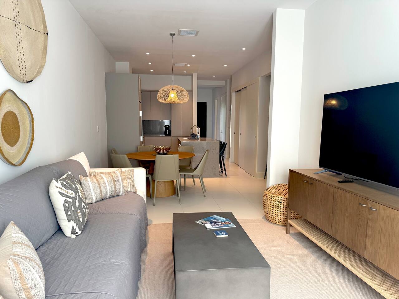 Modern 2BR + Den | Pool | Near Love Beach