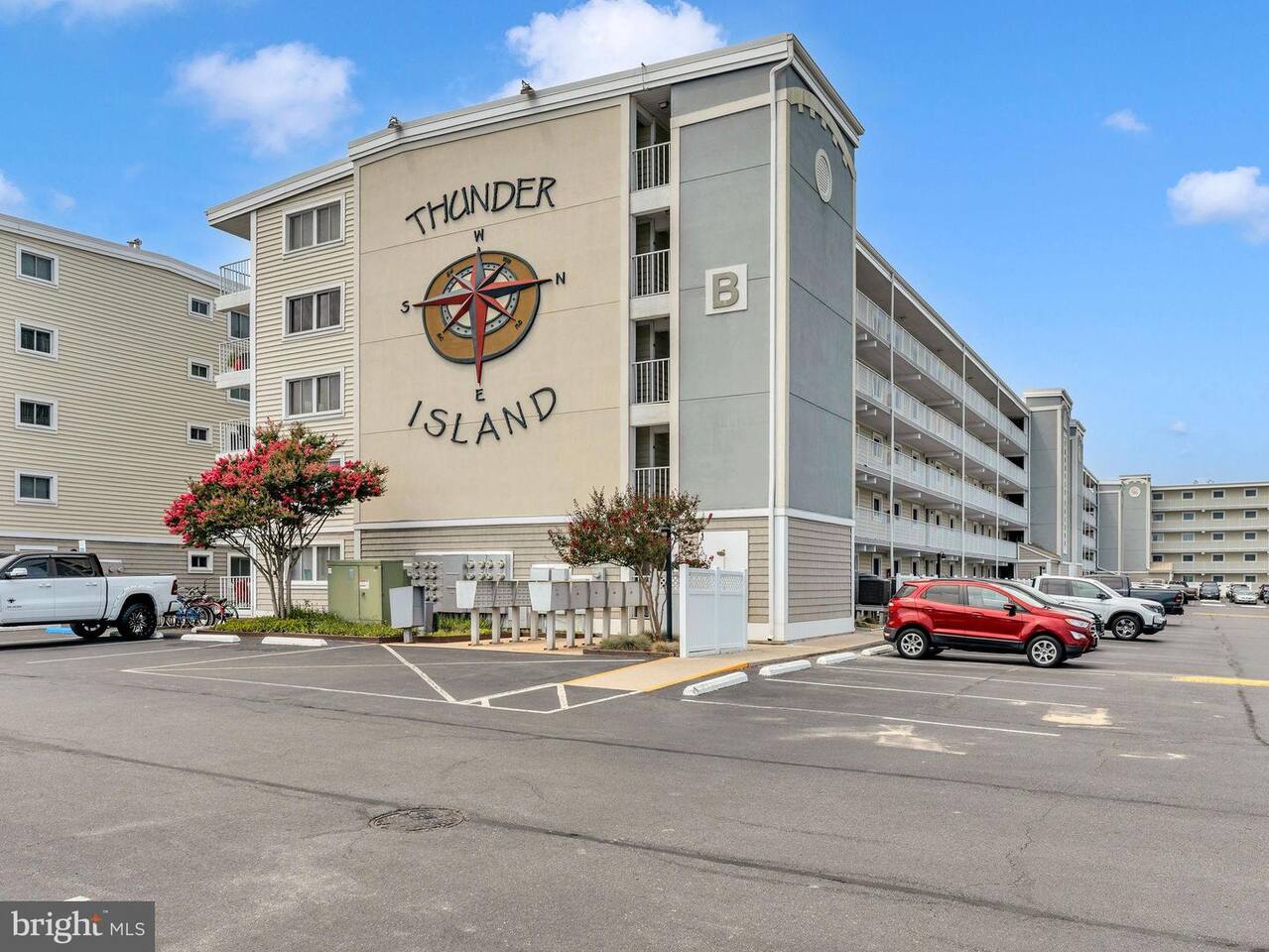 2 Bedroom 2 Bath Condo in Midtown OC