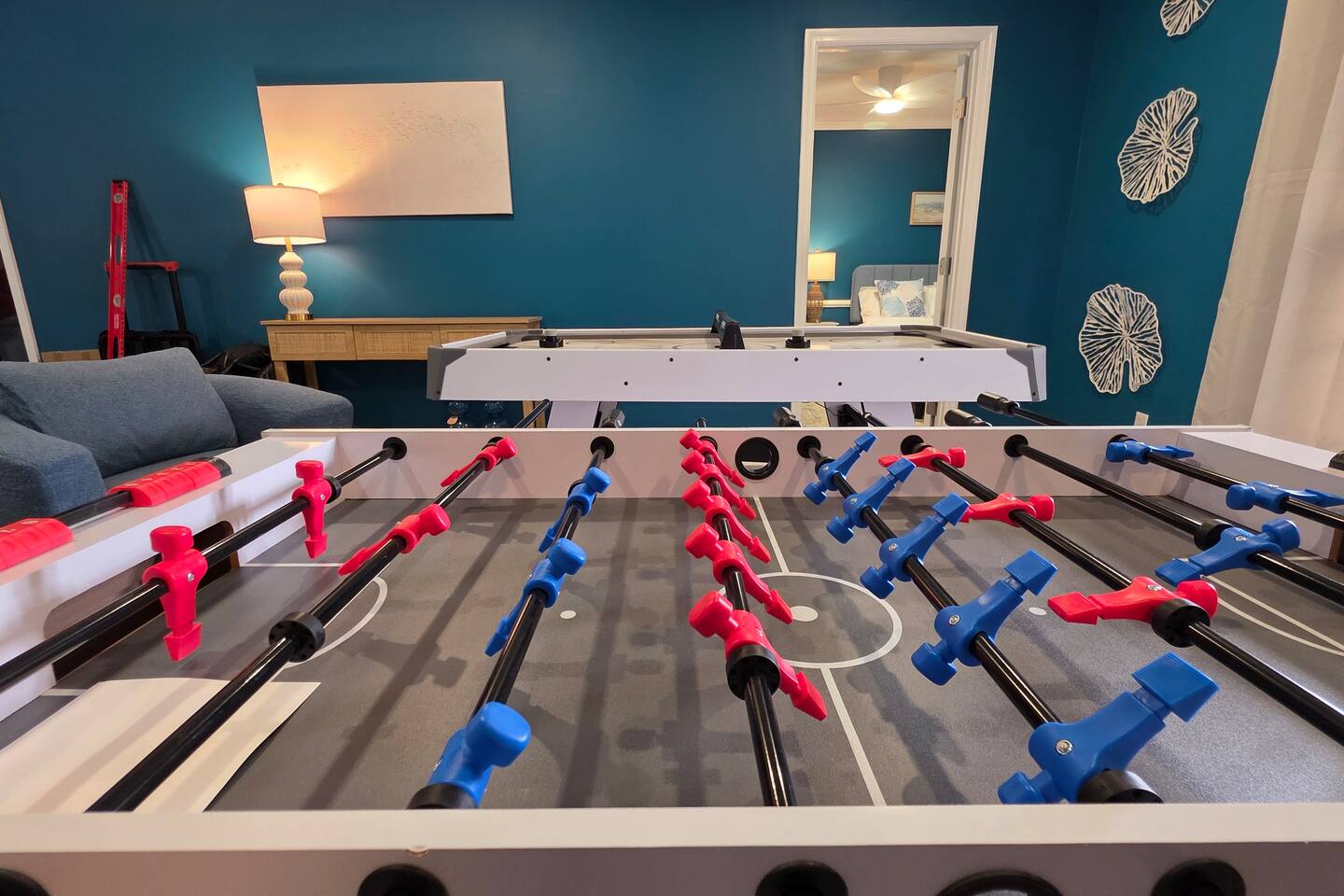 Coastal VIBE- Pool • Pet- Friendly for Grad Stay