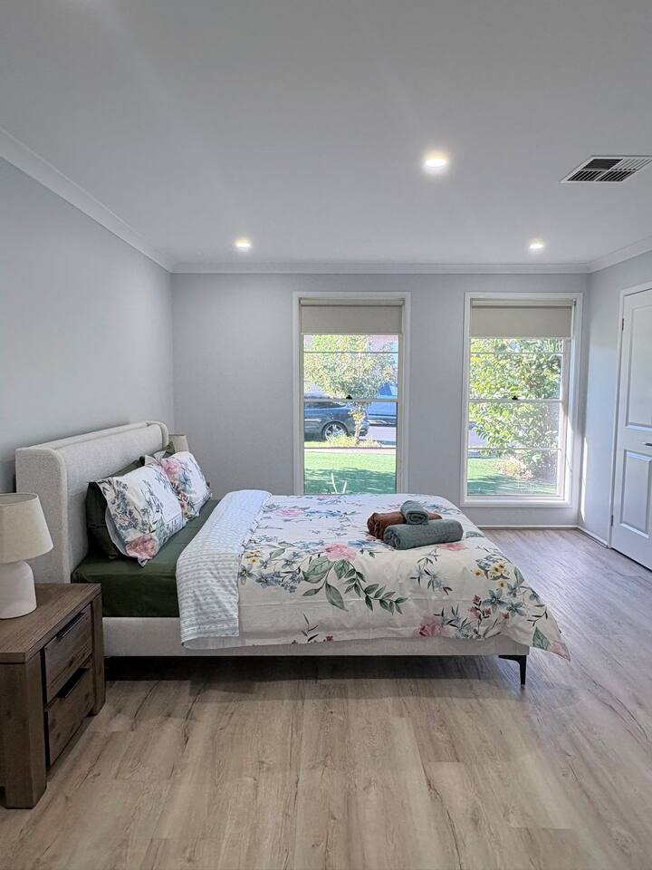 Family-Friendly 5BR Retreat|Minutes to Stanhope LC